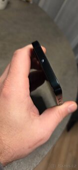 IPhone 16e 128GB černý - 4