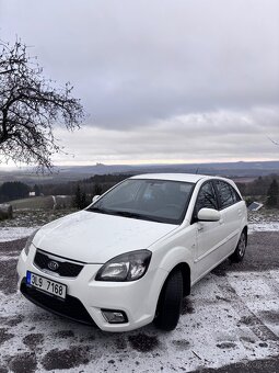 Kia Rio 1.4i 16V 2011 - 4