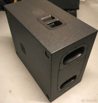 Subwoofer QSC KS212C plus taška - 4