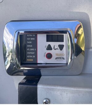 Automatická satelitní anténa pro karavan TELECO - 4