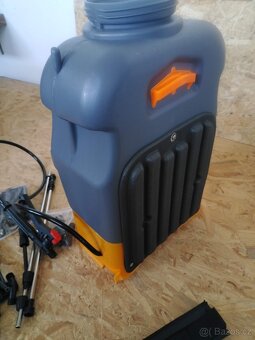 Zádový akumulátorový aku postřikovač 20l - 4