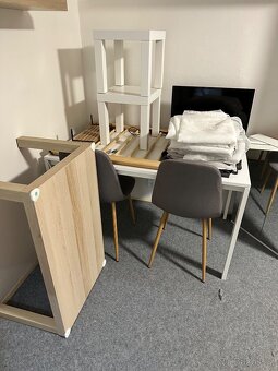 Sedačka, postel, stůl a mnoho dalšího - 4