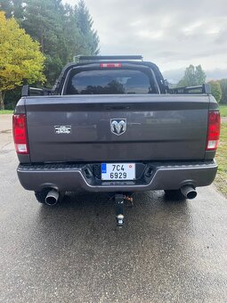 Dodge Ram 5.7 HEMI - 4