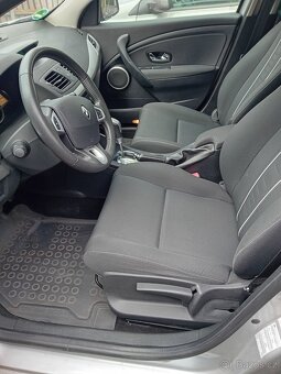Renault Megane III GRAND - 4