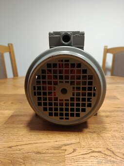 ELEKTROMOTOR - 4