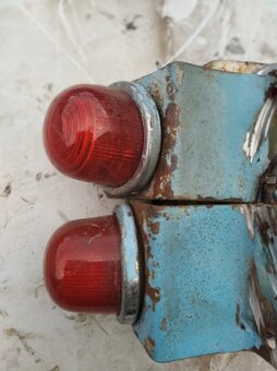 Prodám originál skleněné blikny na ZETOR25 - 4