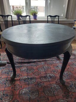 Starožitný jídelní stůl - 4