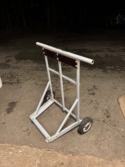 Pojízdný stojan na lodní motor - 4