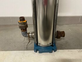 Calpeda mxv25-210. - 4