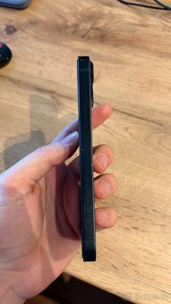 iPhone 13 mini 128 GB černý - 4