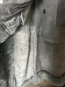 Šedý kožešinový kabát - 4