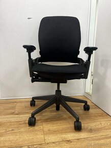 Kancelářská židle Steelcase Leap V2 (Showroommodel) - 4
