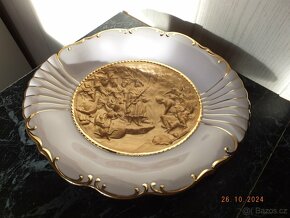 Růžový porcelán, krásný oválný talíř na zavěšení. - 4