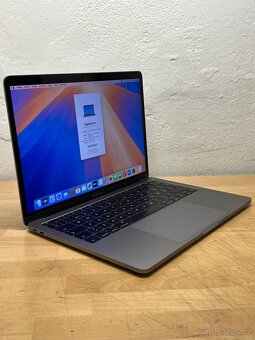 MacBook Pro 13" 2017 /8GB RAM/Intel i5/256GB SSD/ Záruka - 4