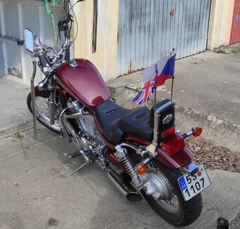 Suzuki Intruder VS 800 - 4