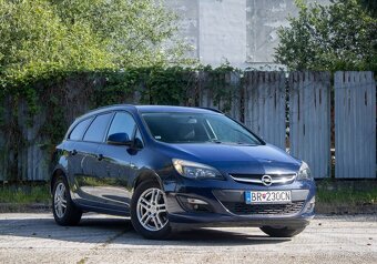 Opel Astra 1.6 CDTI /AJ NA SPÁTKY/ - 4