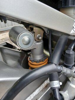 Kawasaki zx-9R - 4