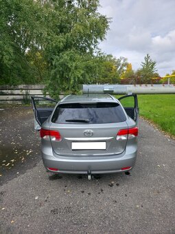 Toyota Avensis Combi 2.2 D-CAT, automat, r.v. 2013, nafta - 4