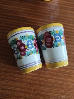 Chodská keramika, váza/džbán a dva pohárky - 4