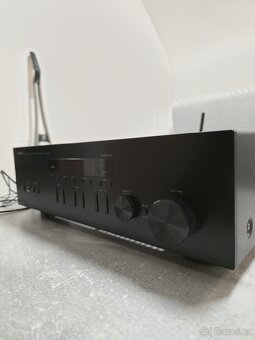 Zesilovač Yamaha R-N303D - 4