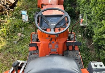 TRAKTOR KUBOTA - 4