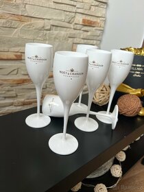 Moet Chandon - bile sektovky - 4