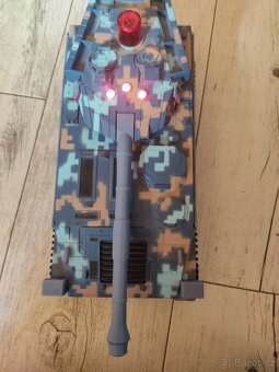 Tank na ovládání - 4