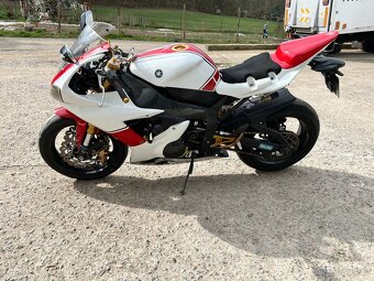 Yamaha YZF-R1 - 4