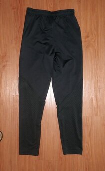 Sportovní černé tepláky, vel. 158, zn. FCB Nike - 4