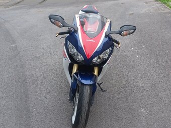 Honda cbr 1000 rr - 4