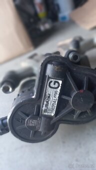 Subaru outback 2016 brzdiče,čelisti zadní elektricke - 4