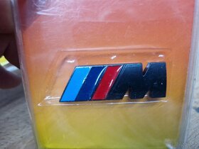 BMW M ZNAK / LOGO (2V1) – KOV,MATNÁ ČERNÁ,CELÁ SADA
- 4