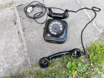 Starožitný stolní bakelitový telefon - 4