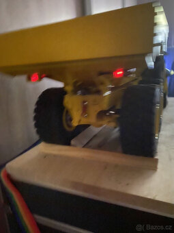 RC4WD JD Dumper 114 E450C Sklápěč RC Hydraulický - 4