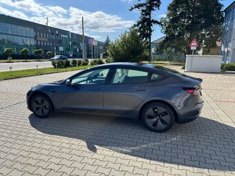 Tesla Model 3 Refresh (2021), LR Long Range + bílý interiér - 4