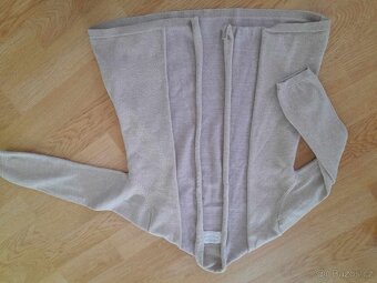 Dívka 6-7 let - 17 různých kousků - 4