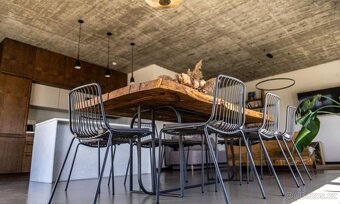 Luxusní industriální byt 3kk 100m2 se zahradou a parkováním - 4