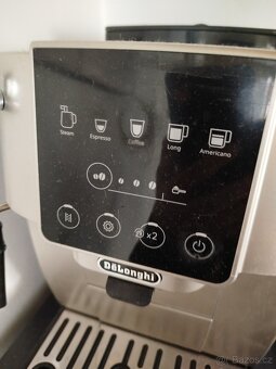 Kávovar DeLonghi Magnifica - 4