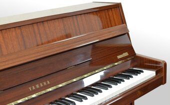 Piano Yamaha, mahagon lesk, se zárukou - 4
