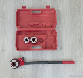 Instalatérská závitnice na řezání trubkových závitů - 4