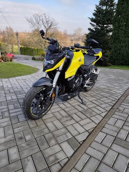 Honda CB 750 Hornet - 4