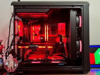 BRUTÁLNÍ HERNÍ PC R9 7950X/64GB RAM/RTX 4090/4.5TB SSD - 4