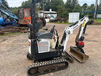 Minibagr Bobcat E10z - 4