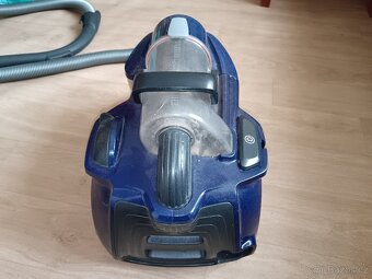 Kvalitní bezsáčkový vysavač - 4