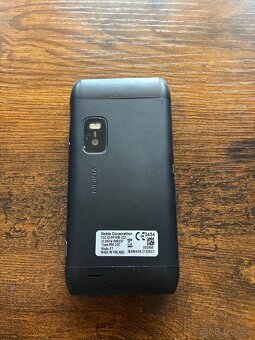 📱 Nokia E7 - 4