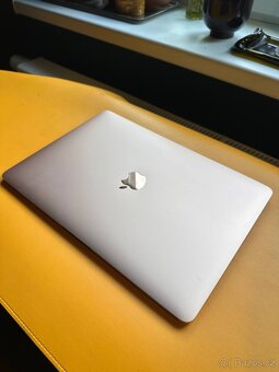 MacBook Air 13” (M1, 8 GB RAM, 512 GB SSD) - 4