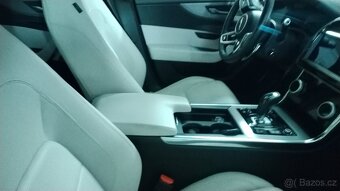 Prodej Jaguar xe dynamic 241kw300k 2019 - 4