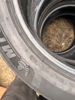 275/45r20 MICHELIN - 4