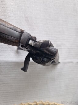 Historicky revolver ráže 320 - 4