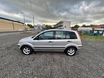 Ford Fusion - 4